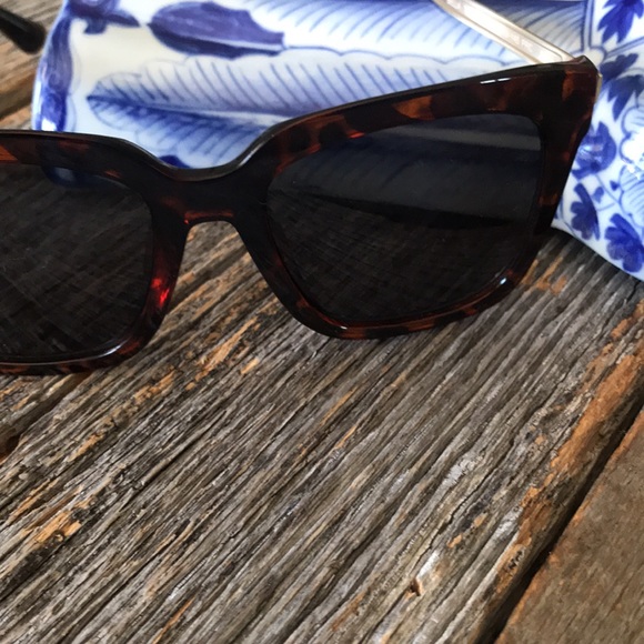 Diff Eyewear Accessories - DIFF Bella Tortoise Gold Sunglasses